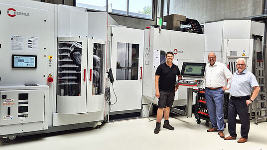 HERMLE C 32 mit Robotersystem RS 1 bei der Firma Mestdagh in Belgien