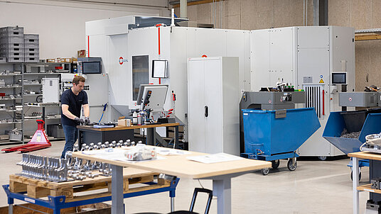 The HERMLE high-performance machining centre C 22 U offers enormous flexibility.